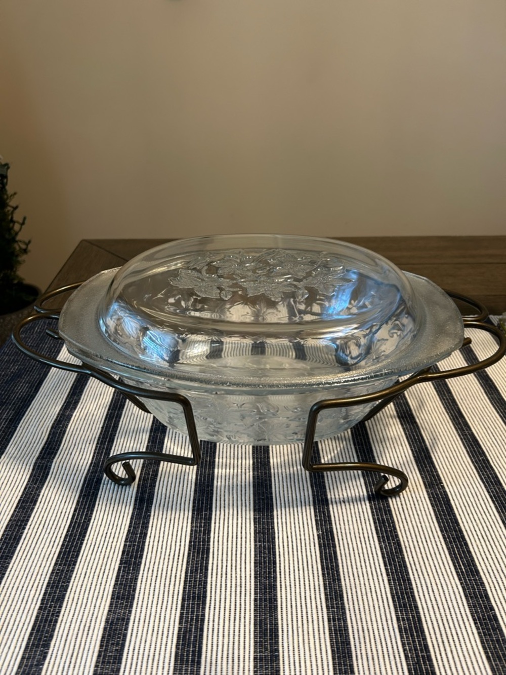 Princess House Fantasia 3 QT. Casserole Dish with Metal Stand